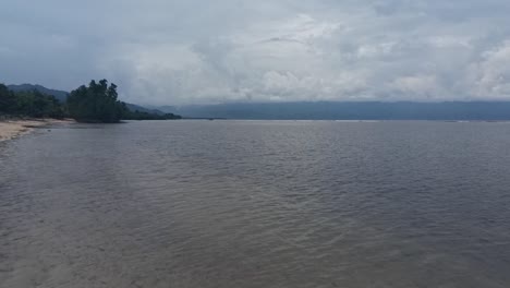 Playa-Tanjung-Ngalo,-Atracción-Turística-En-Mamuju,-Sulawesi-Occidental