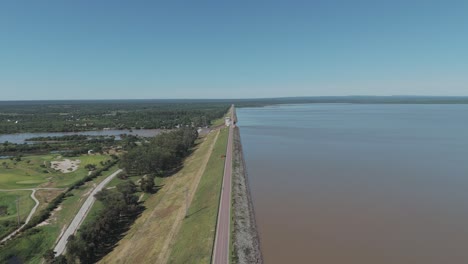 The-renowned-and-vast-Embalse-de-Río-Hondo,-filled-with-abundant-water-levels,-located-in-Termas-de-Río-Hondo,-Santiago-del-Estero,-Argentina