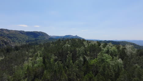 Wunderschöne-Drohnenaufnahme-Der-Berge-Von-Bergen,-Norwegen