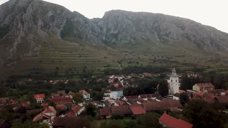 Amazing-scenic-drone-shot-of-the-village-Torocko,-Rimetea,-Romania