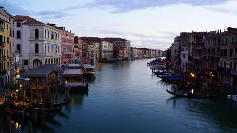 Timelapse-Del-Gran-Canal-Durante-La-Puesta-De-Sol