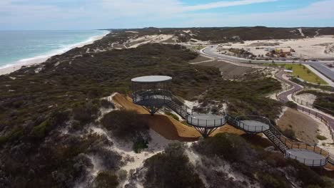 Aerial-Orbit-Oder-Beach-Lookout-Tower,-Amberton-Beach---Perth,-Australien