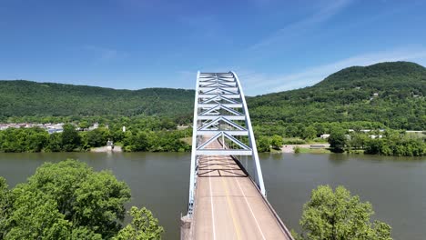 4K-drone-footage-of-Shelby-Rhinehart-Bridge-in-South-Pittsburg,-Tennessee