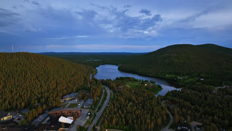 Vista-Aérea-Alrededor-Del-Lago-Immeljarvi