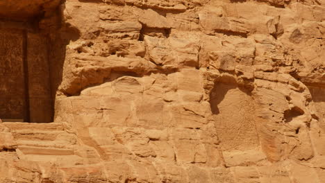 Antiker-Eingang-Zum-Tempel-Von-Abu-Simbel-Im-Schwenk