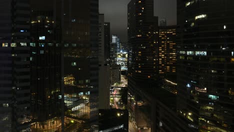 Zeitraffer-Der-Skyline-In-Wan-Chai-Auf-Hong-Kong-Island-Am-Abend