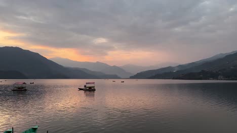 Landscape-gloomy-view-of-Phewa-lake-in-pokhara,-Nepal