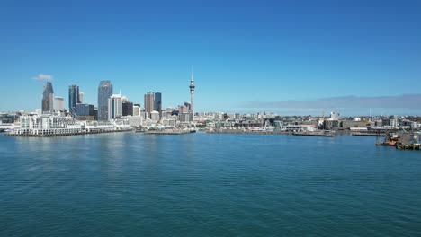 Famous-Sky-Tower-In-Auckland's-CBD,-North-Island,-New-Zealand