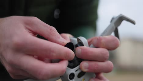 Colocar-Lente-En-La-Cabeza-Del-Cardán-Del-Dron.