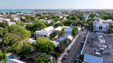 Empuje-Rápido-Aéreo-Sobre-Key-West,-Florida