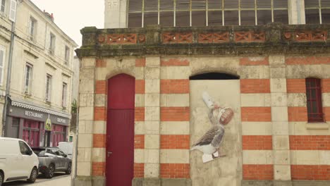 Detalle-De-La-Arquitectura-De-La-Pared-En-La-Plaza-Del-Mercado-De-La-Rochelle-En-Francia---Plano-General