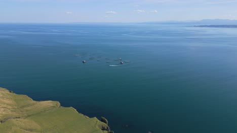 Pesca-En-El-Océano-Cerca-De-La-Costa-De-La-Isla-De-Skye-En-Escocia