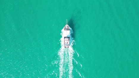 Barco-Pirata-Turístico-De-Canasvieiras-Florianópolis-País-De-Brasil