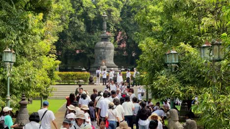 El-Concurrido-Monasterio-De-Mendut-El-Día-De-Vesak