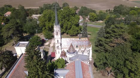 Hohe-Aussicht-Auf-Die-Kirche-Von-St.