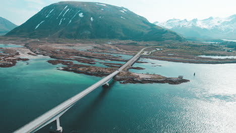 Puente-Gimsoystraumen-Y-La-Belleza-Natural-De-Lofoten:-Edición-Cinematográfica