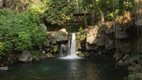 Plataforma-Rodante-De-Caída-De-Agua-Del-Parque-Nacional-Uruapan-Michoacán-En-Toma-Con-Drone