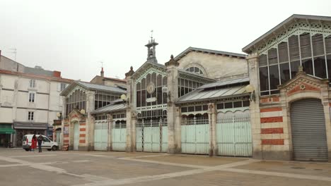 Antiguo-Mercado-Vacío-De-La-Rochelle-En-Charente-maritime,-Francia