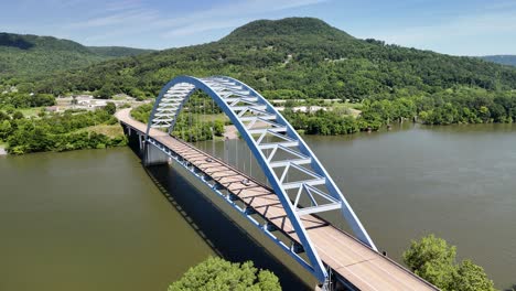 4K-drone-footage-of-Shelby-Rhinehart-Bridge-in-South-Pittsburg,-Tennessee