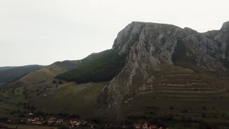 Breathtaking-cliffs-in-the-morning-at-the-village-of-Torocko,-Rimetea,-Romania