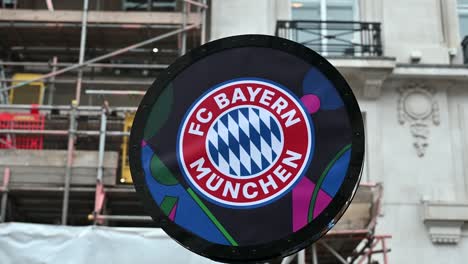 FC-Bayern-München-In-Der-Regents-Street-Vor-Der-UEFA-Champions-League-In-Wembley,-London,-Großbritannien