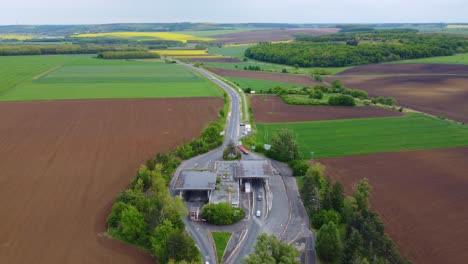 Antiguo-Cruce-Fronterizo-Hataratkelo---Bucsu-Entre-Austria-Y-Hungría