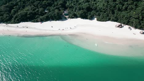 Arena-De-Playa-En-Campeche,-Isla-De-Florianópolis,-País-De-Brasil.