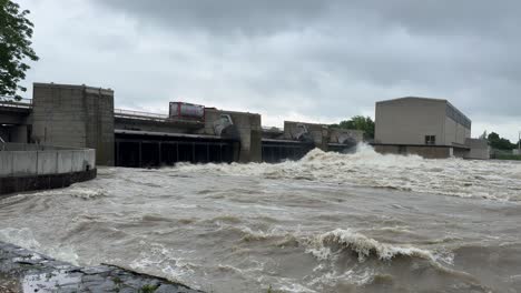 River-Donau-near-peak-level,-during-flood-in-bavaria,-barrage-bergheim-near-ingolstadt-release-pressure