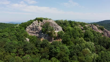 Antike-Megalith-Stätte-Mit-Den-Tauben-Steinen-Im-Rhodopen-Gebirge-Bulgarien