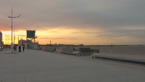 Beautiful-sunset-in-Dunkirk,-Promenade,-France