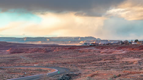 Ruta-Escénica-A-Través-Del-Paisaje-Desértico-Al-Amanecer-En-Page,-Arizona