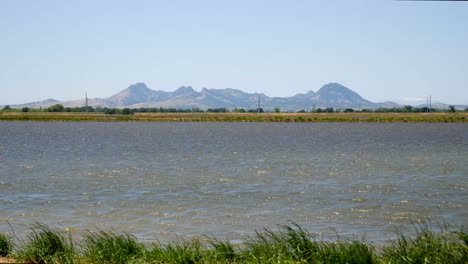 Sutter-Buttes-Und-überflutete-Landwirtschaftliche-Reisfelder