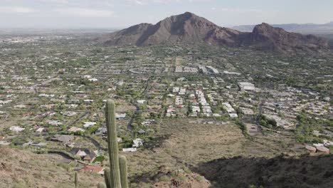 Profile-view-of-Paradise-Valley-in-Arizona-during-afternoon-in-USA