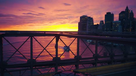 Von-Der-Brooklyn-Bridge-Bis-Zum-Sonnenuntergang-Und-Blick-Auf-Lower-Manhattan