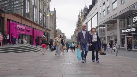 People,-residents,-visitors,-tourists,-Buchanan-Galleries-shops,-slow-mo