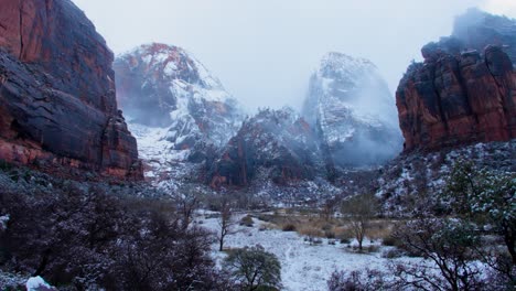 Static-wide-shot-of-the-Mountain-peaks-covered-in-by-the-snow-in-Zion-National-Park