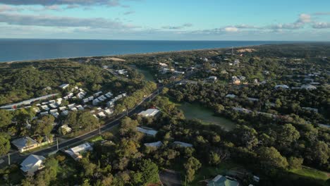 Preston-Beach-Town-Con-El-Mar-De-Fondo,-Australia-Occidental