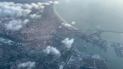 Spinning-aerial-view-of-Valencia-city,-Spain