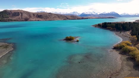 Türkisfarbener-Lake-Tekapo-Und-Atemberaubende-Berglandschaft-Neuseelands