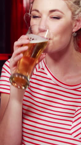 Smiling-friends-with-beer-eating-pizza