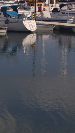 Fishing-boats-at-the-harbour-in-the-morning