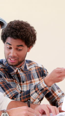 Hipster-smiling-Men-using-computer