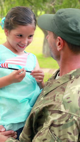 Soldier-reunite-with-his-daughter-