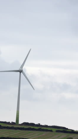 Wind-turbine-spinning