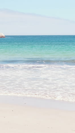 Freunde-Gehen-Zusammen-Am-Strand-Spazieren