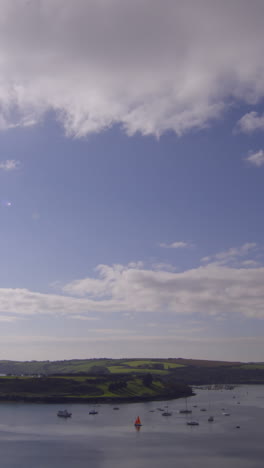 Bewölkter-Himmel-über-Dem-Meer