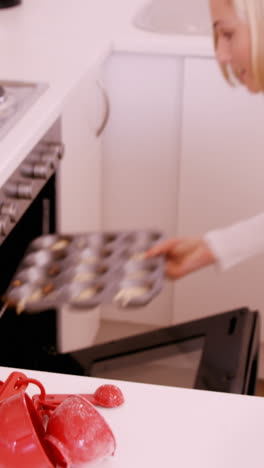 Woman-baking-her-muffins-preparation