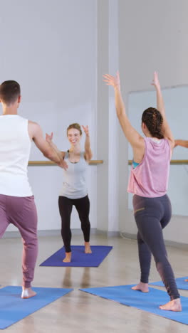 Group-of-people-exercising