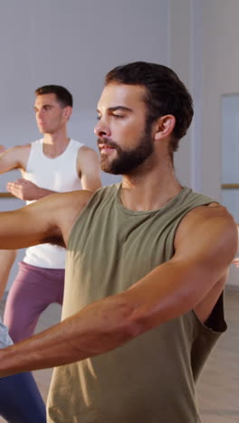 Group-of-people-exercising