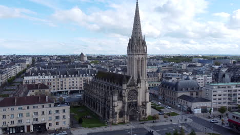 Iglesia-De-San-Pedro-En-El-Centro-De-La-Ciudad-De-Caen,-Francia.